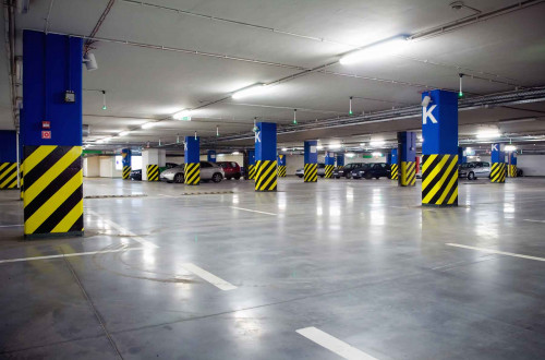 Pulidos y Abrillantados de suelos en Parking en el Barcelonès